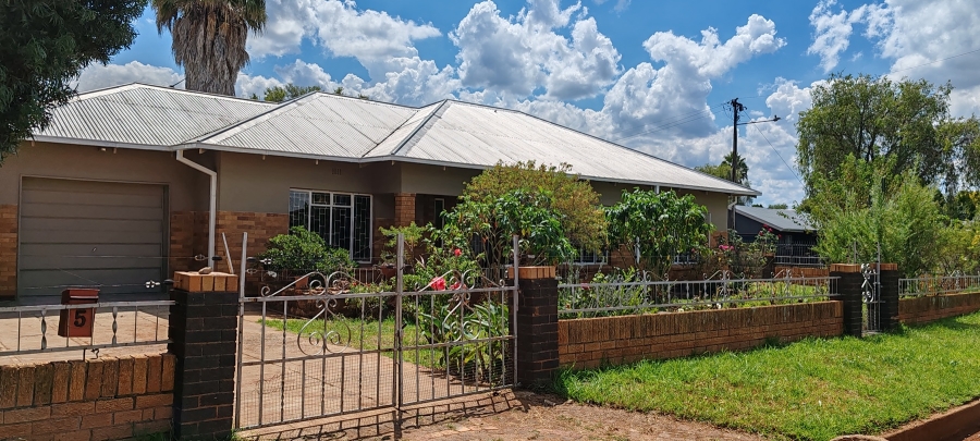 3 Bedroom Property for Sale in Parys Free State
